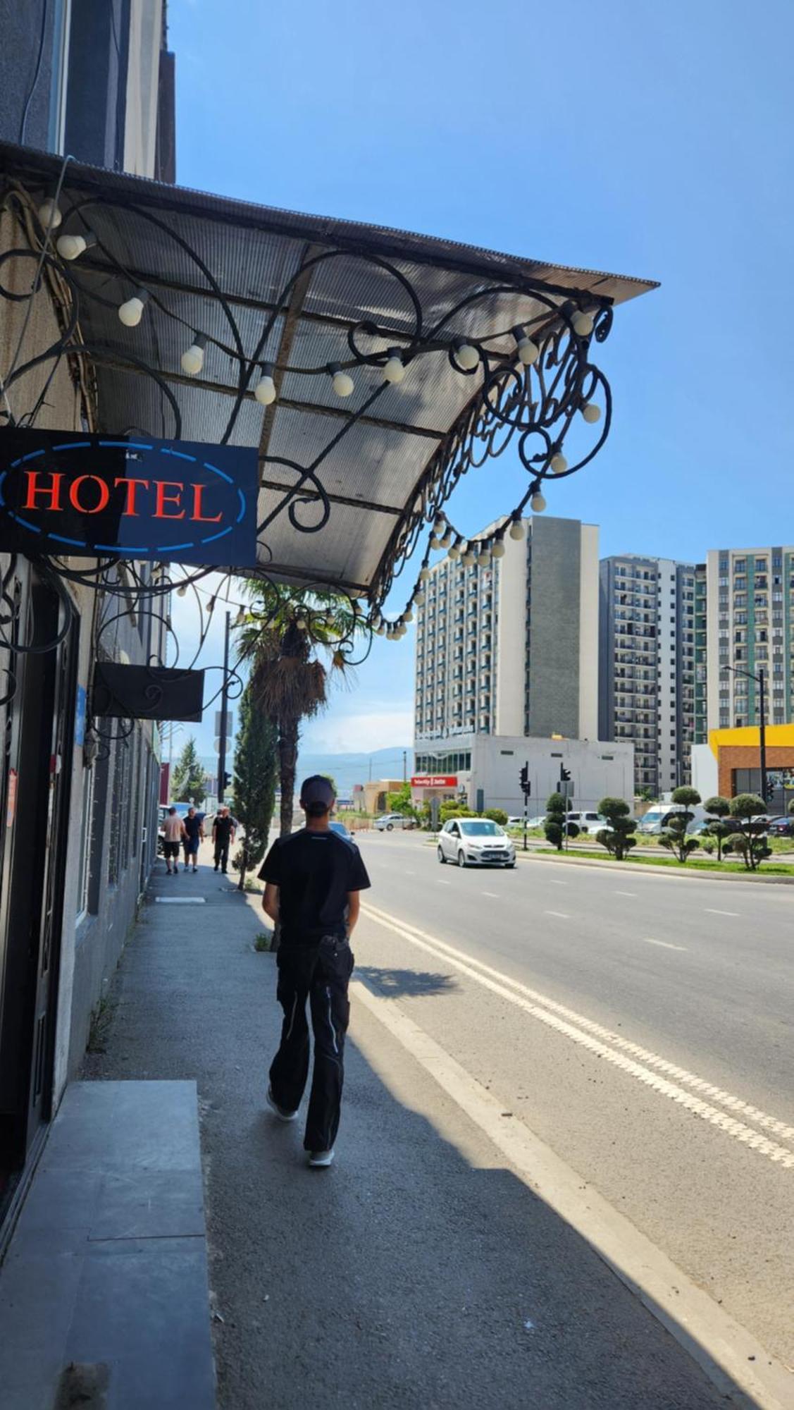Hotel ,,Mega" Tbilisi Exteriér fotografie
